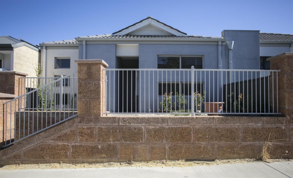 Agent226 Rental Extra 4342245