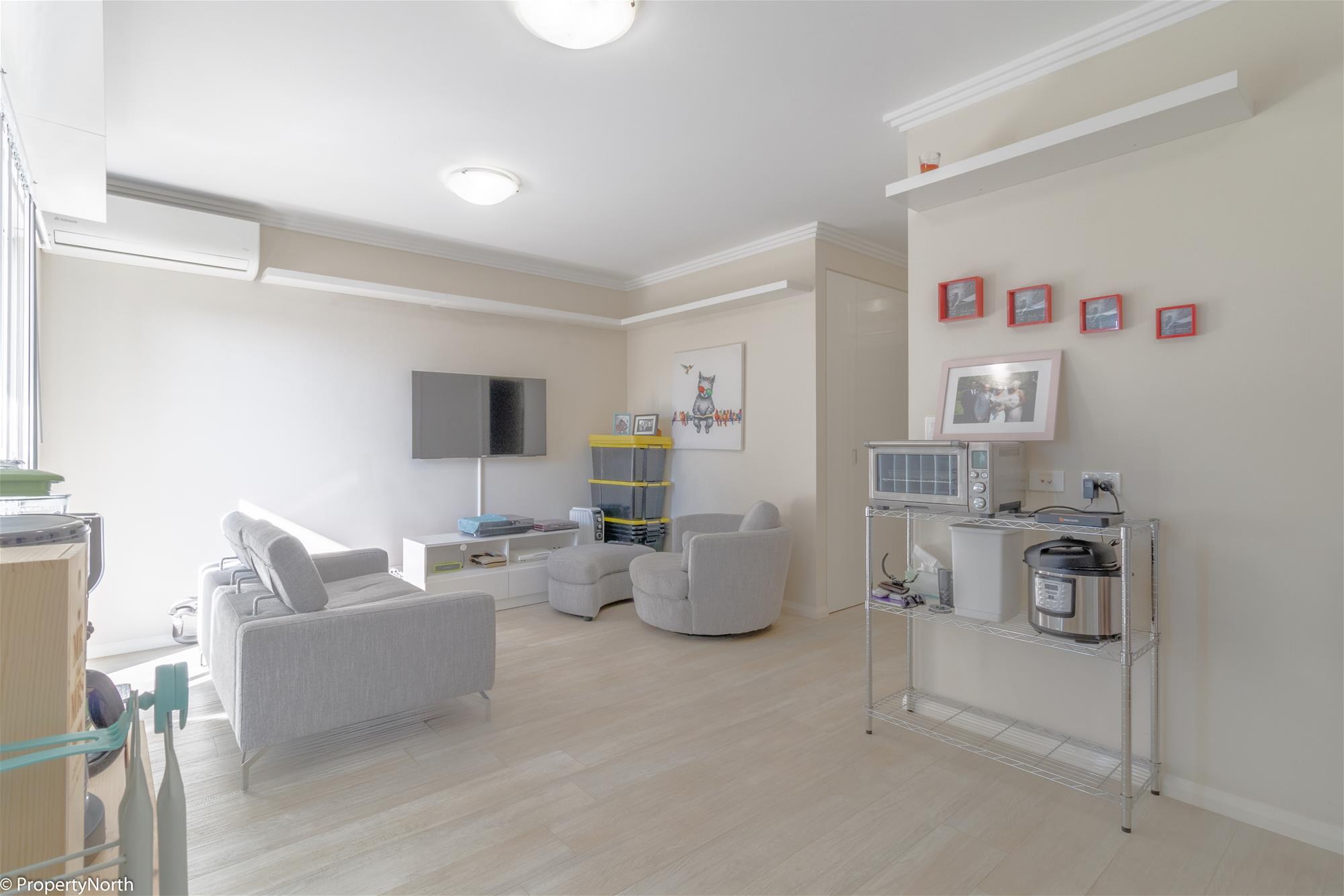 2/65 Lakeside Drive