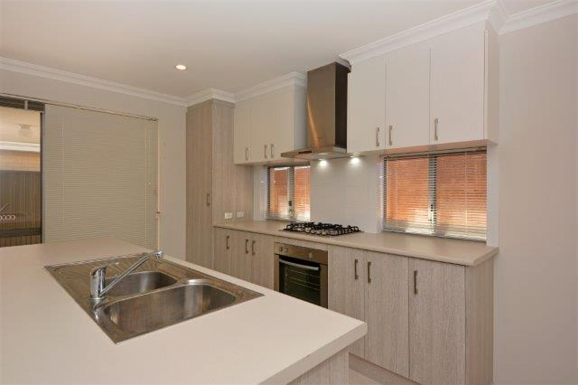 3/2 Redheart Road