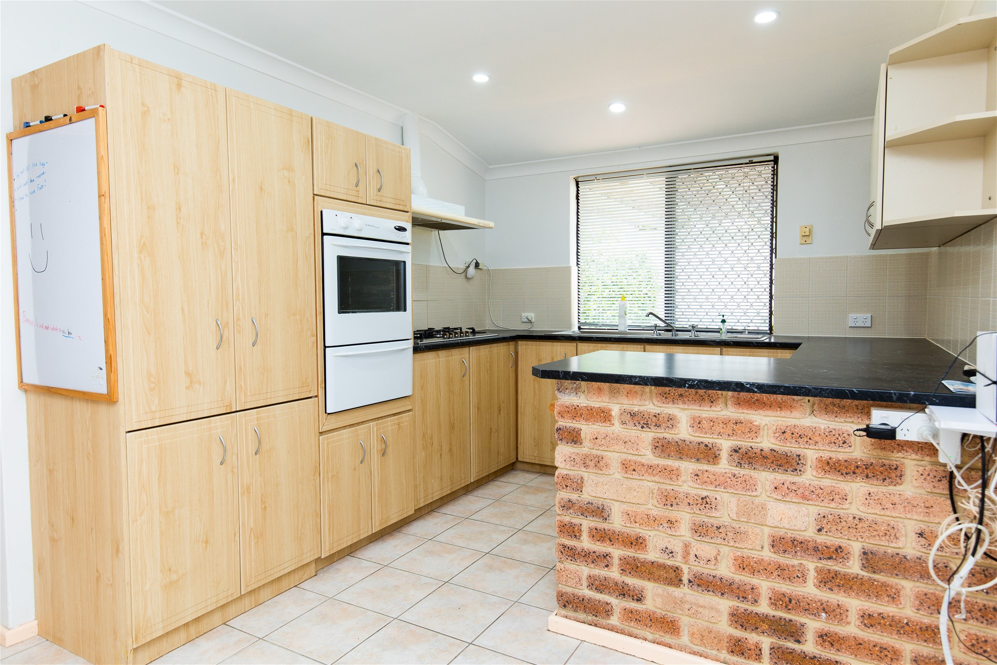 16B Golders Green Lane