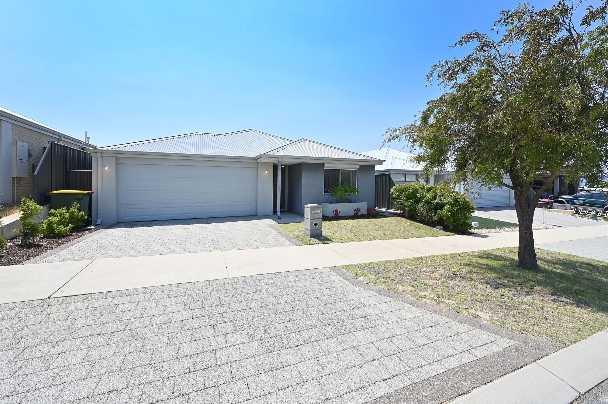 10 Petal Street