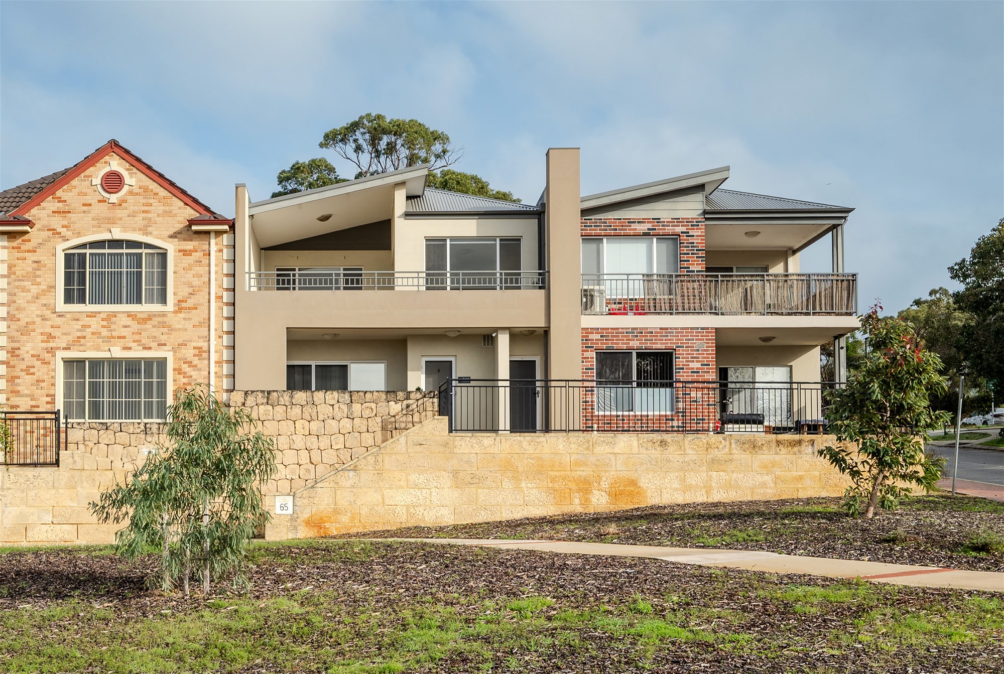 3/65 Lakeside Drive
