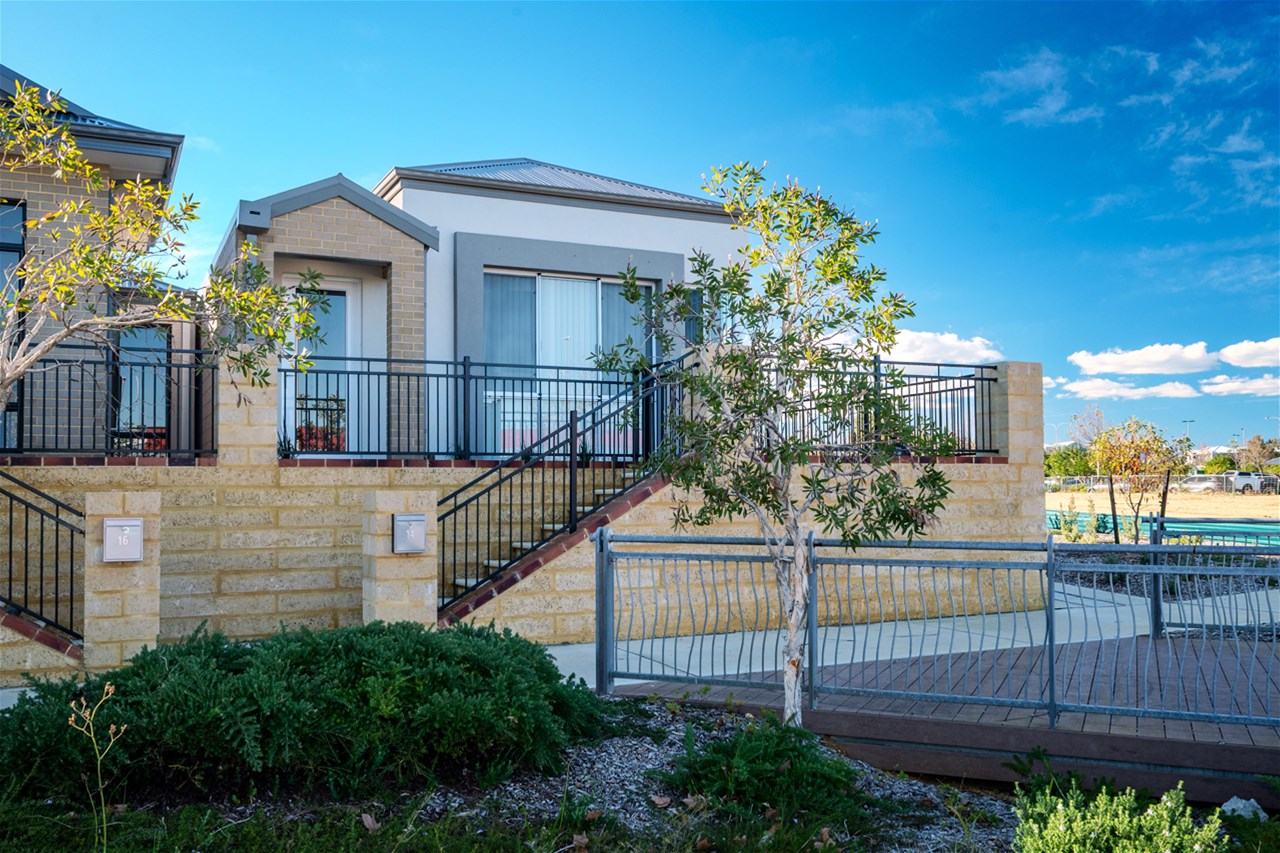 14 Jewel Way
